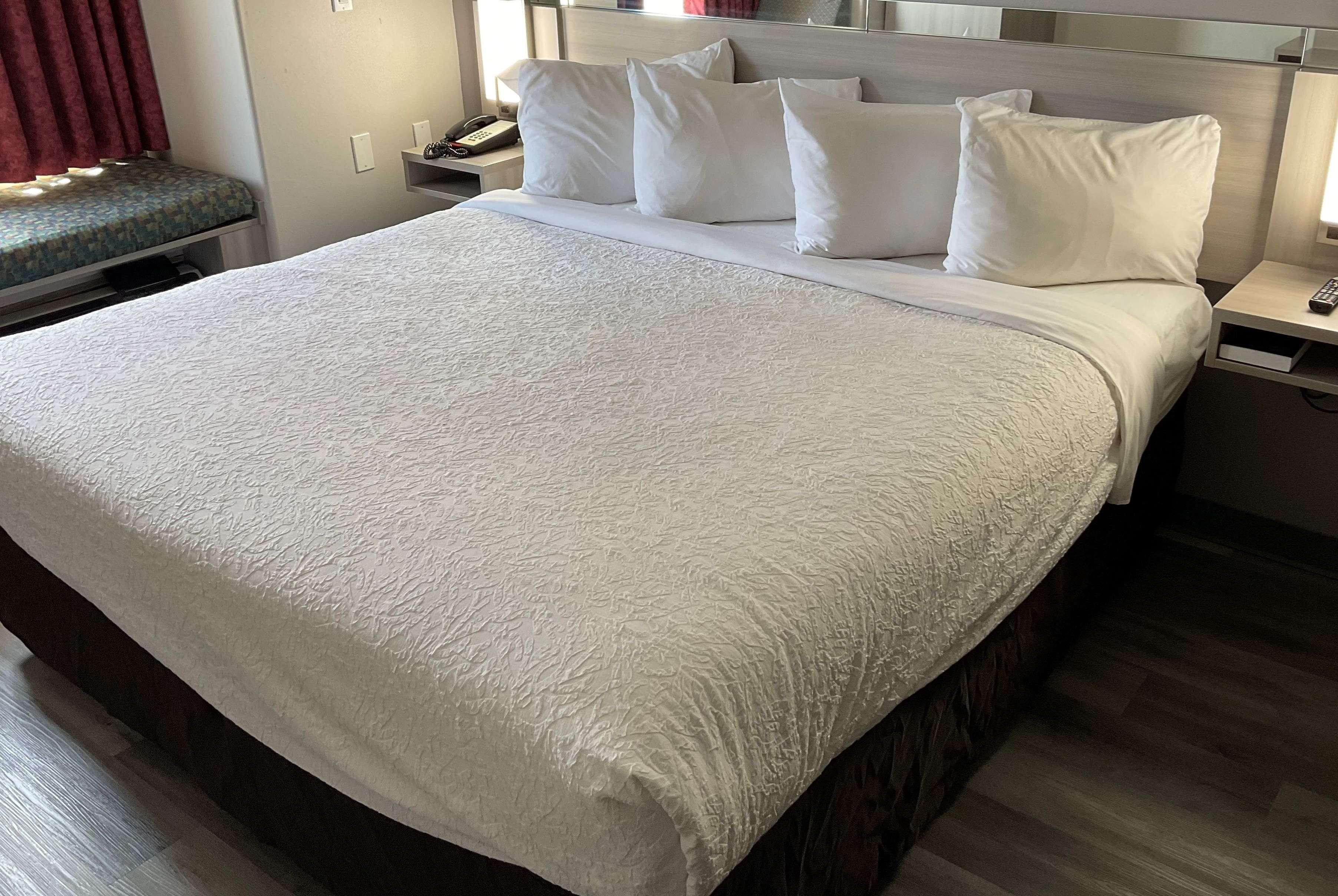 Microtel Inn And Suites Clarksville Ngoại thất bức ảnh