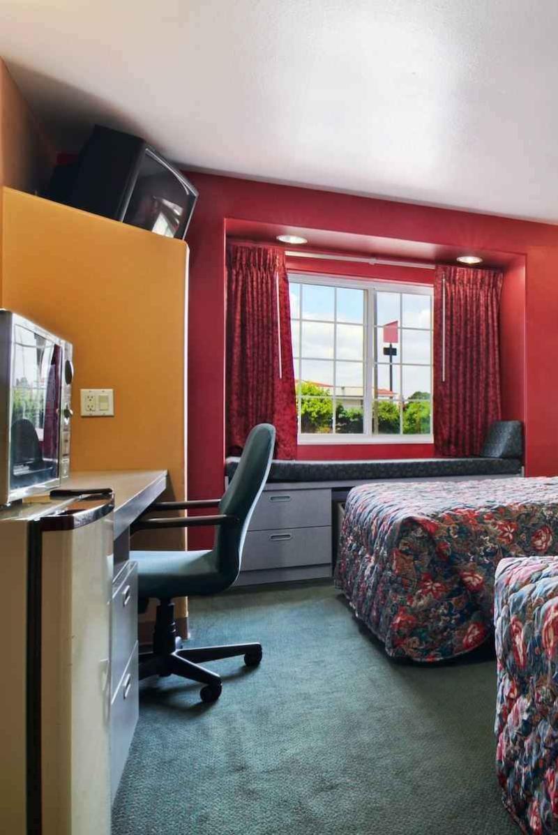 Microtel Inn And Suites Clarksville Ngoại thất bức ảnh